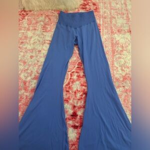 Arie leggings size M